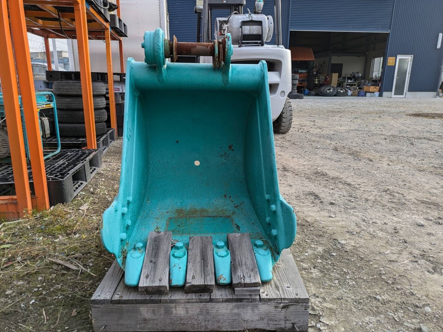 バケット　油圧ショベルバケツ　アーム幅：20cm ピン径：（中古）