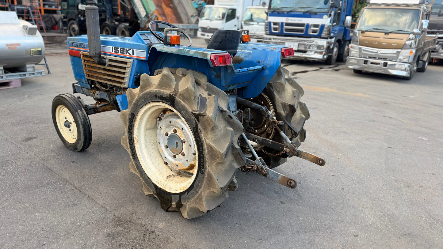 農用トラクター　ヰセキ 【ISEKI】　TL2500  出力：25PS / 2800r.p.m　アワーメーター：20686h　不動（中古）