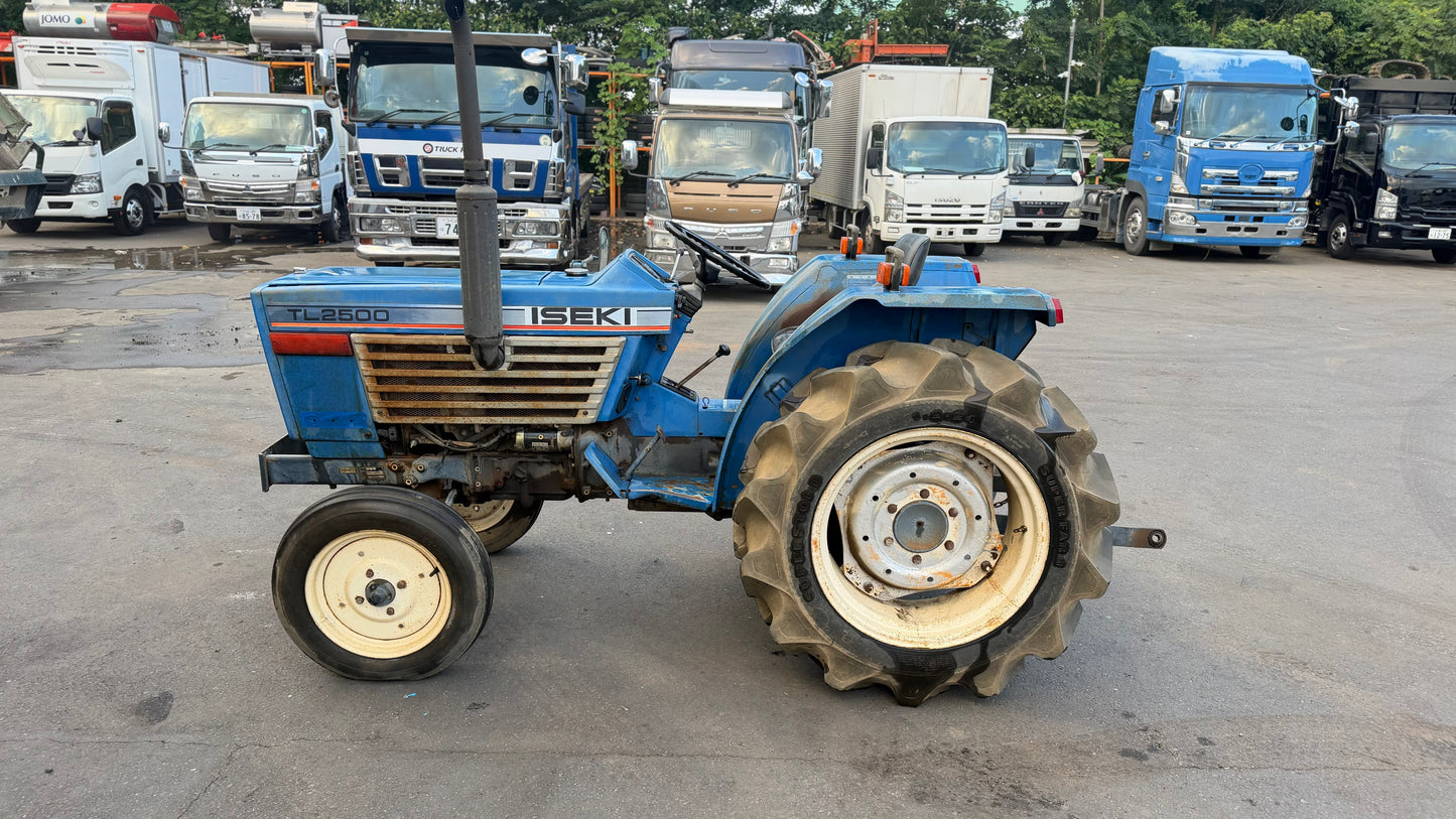 農用トラクター　ヰセキ 【ISEKI】　TL2500  出力：25PS / 2800r.p.m　アワーメーター：20686h　不動（中古）