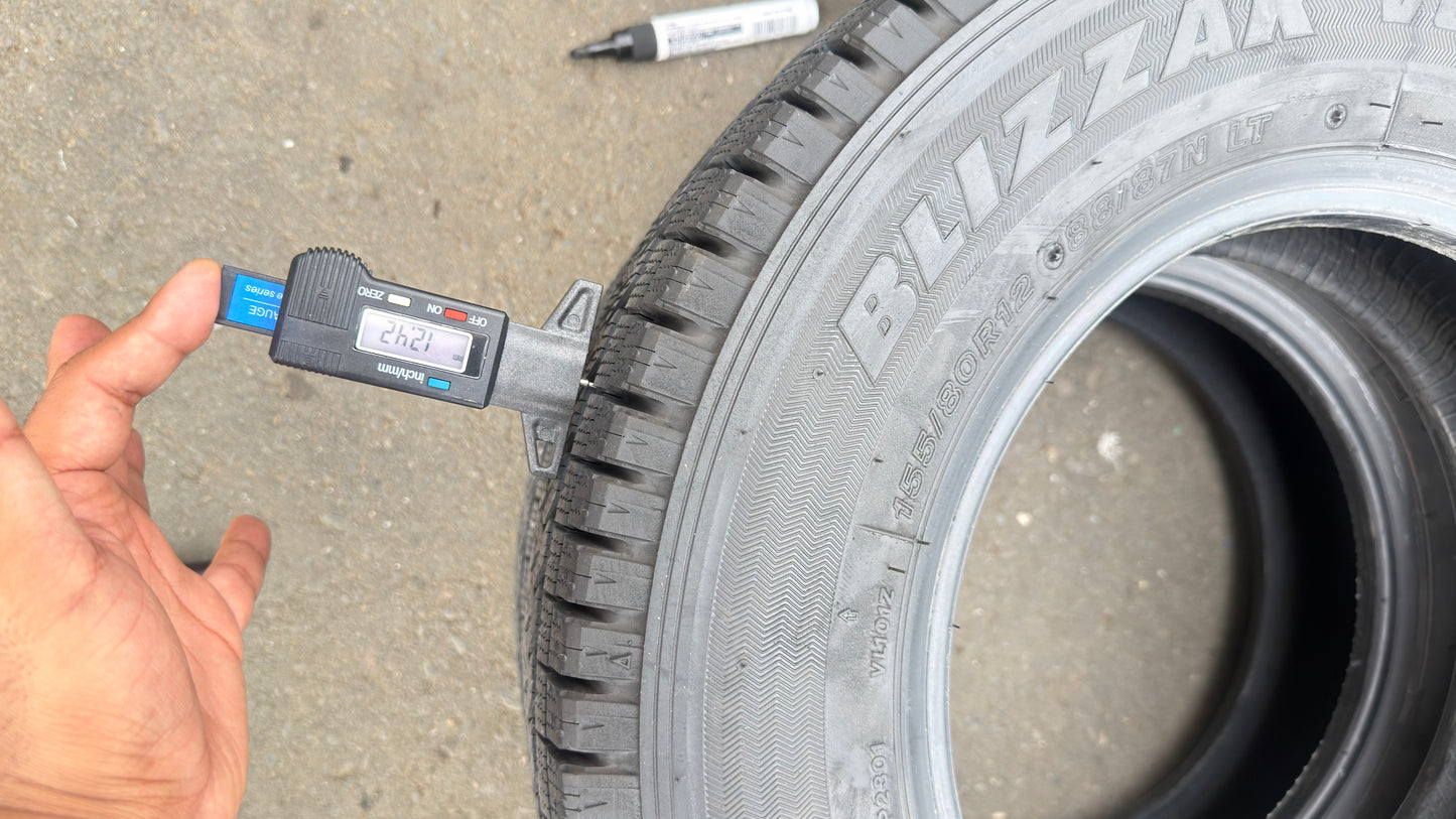 タイヤ　スタッドレスタイヤ　6本 BRIDGESTONE 155/80R12 88/87NLT BLIZZAK VL10A（中古）