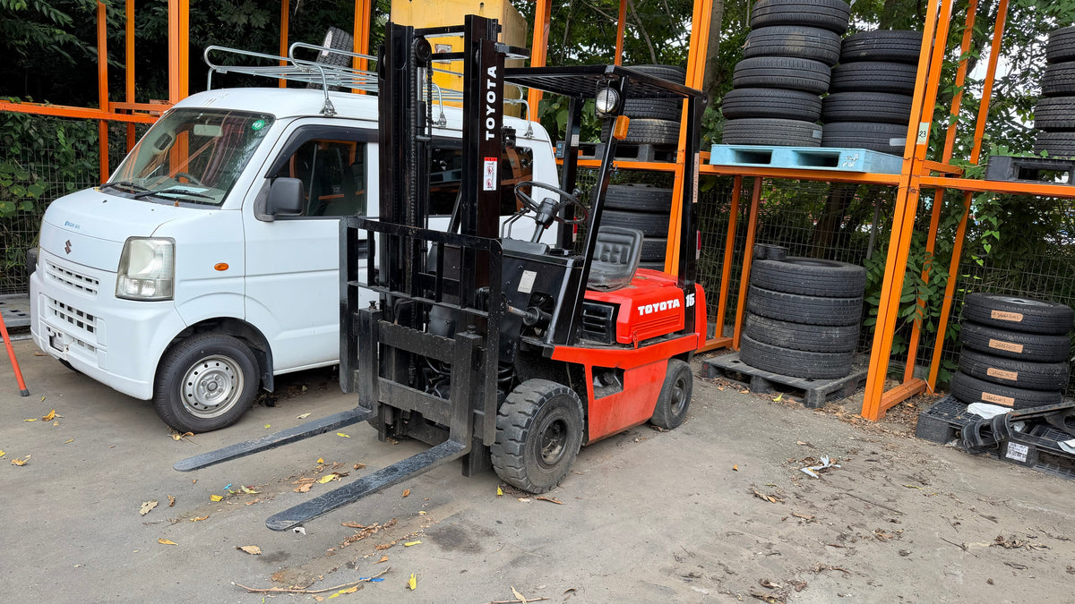 フォークリフト  トヨタ　4FGL15　ガソリン車 最大荷重: 1,500 kg(1.5t）【動作確認済み】（中古）