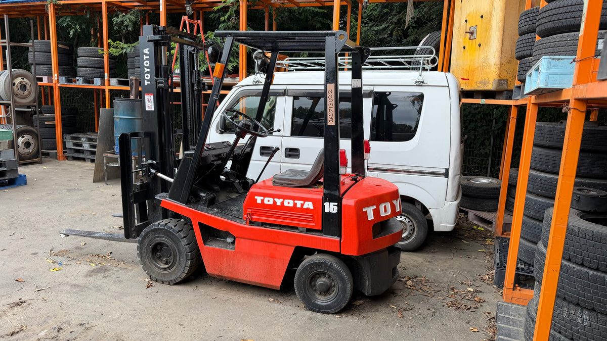 フォークリフト  トヨタ　4FGL15　ガソリン車 最大荷重: 1,500 kg(1.5t）【動作確認済み】（中古）