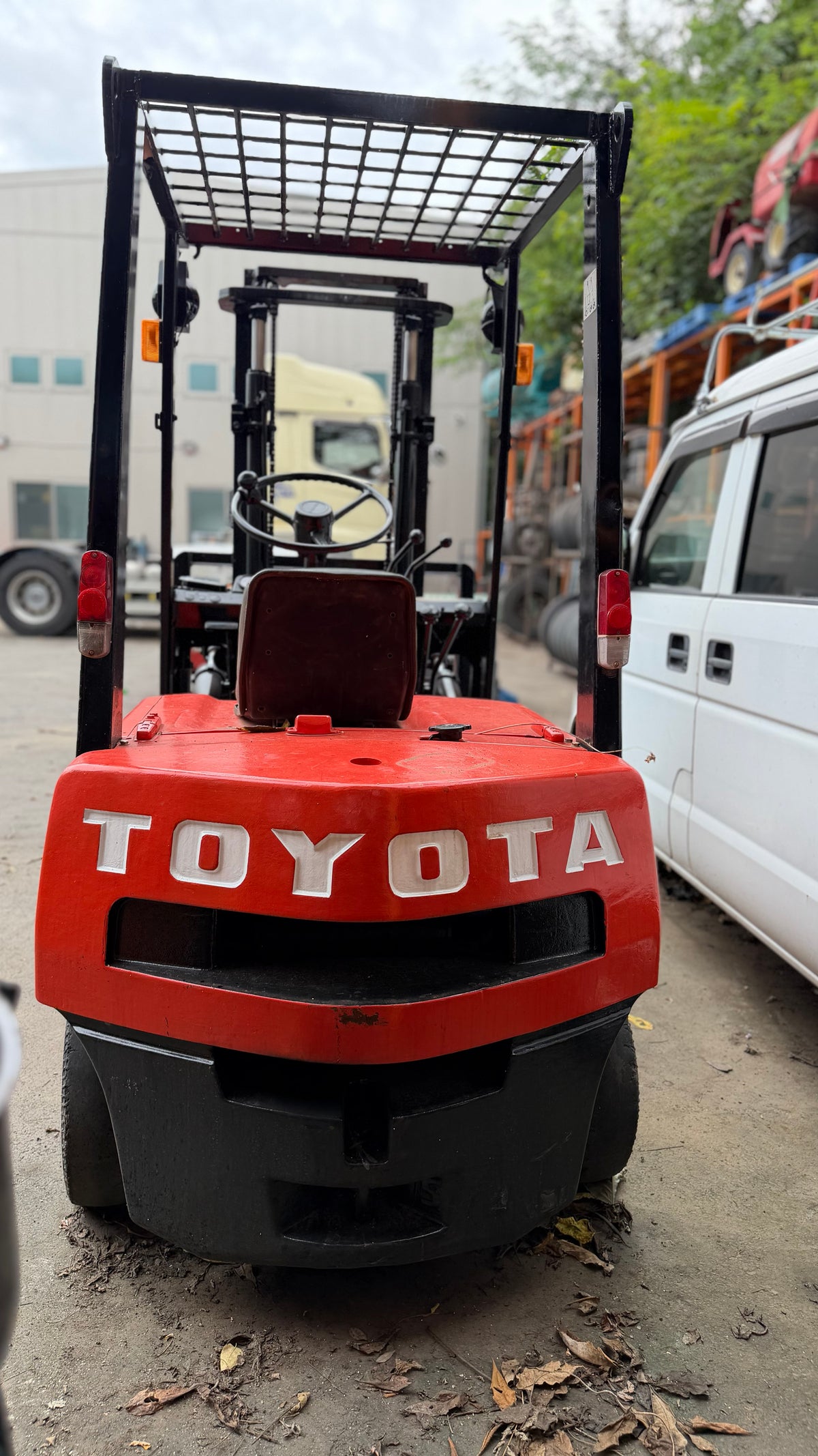 フォークリフト  トヨタ　4FGL15　ガソリン車 最大荷重: 1,500 kg(1.5t）【動作確認済み】（中古）