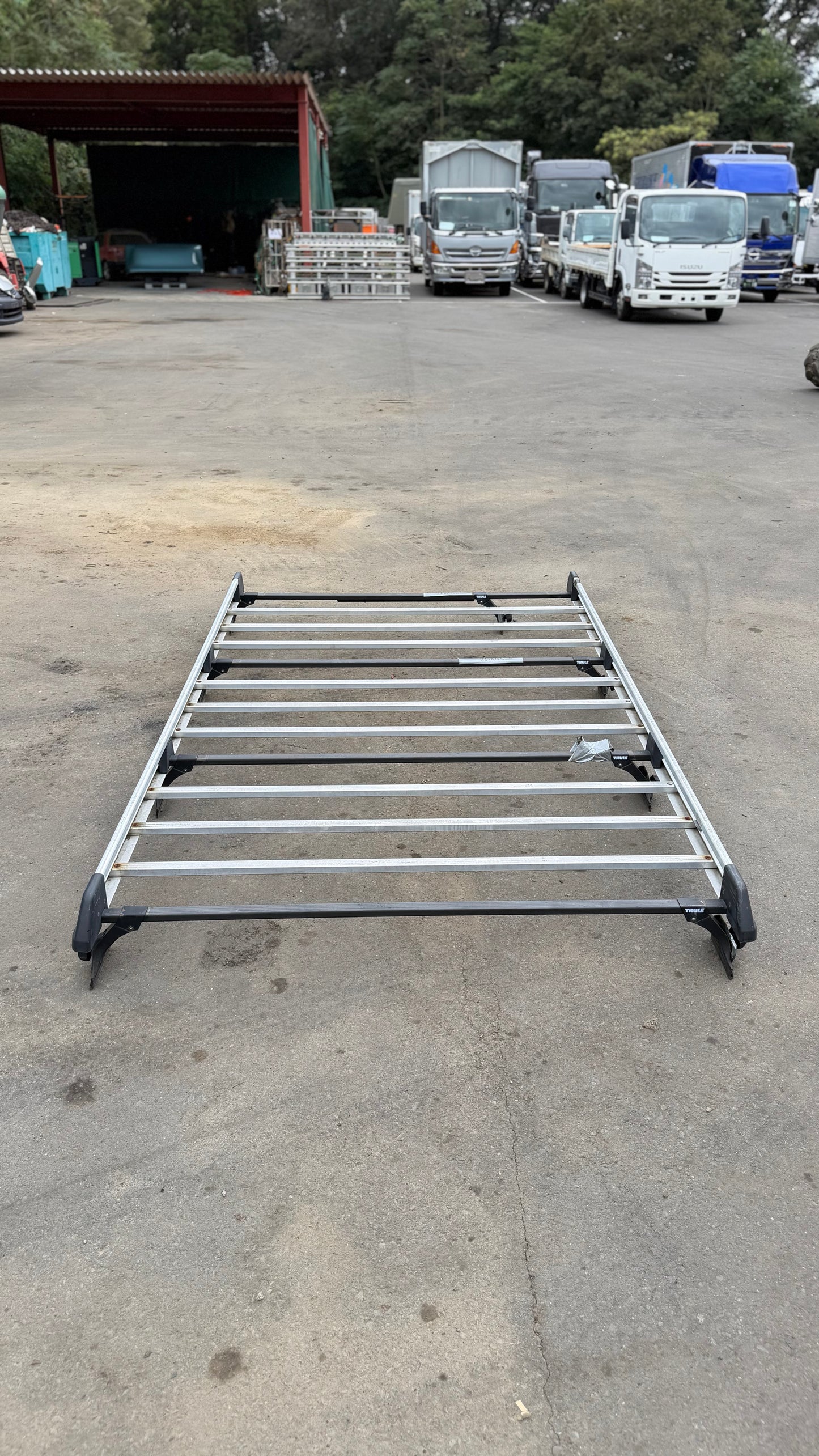 ルーフキャリア　トヨタ　ハイエースCBF-TRH200Vから取外  長さ：230cm 横幅：150cm（中古）