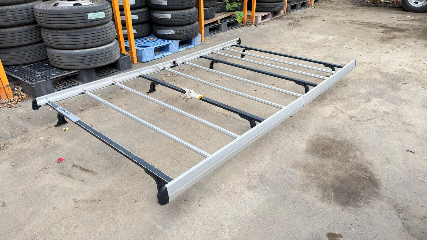 ルーフキャリア　トヨタ　ハイエースCBF-TRH200Vから取外  長さ：230cm 横幅：150cm（中古）