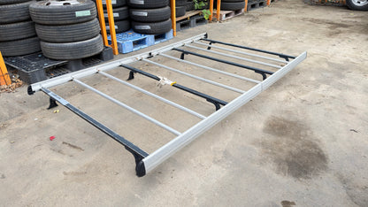 ルーフキャリア　トヨタ　ハイエースCBF-TRH200Vから取外  長さ：230cm 横幅：150cm（中古）