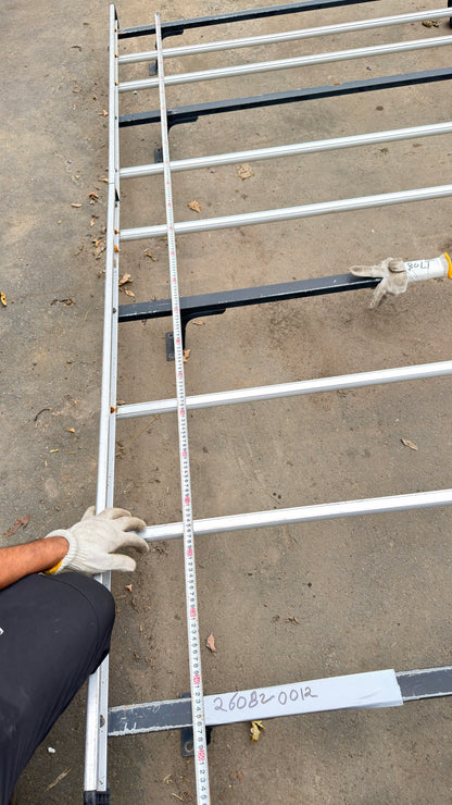 ルーフキャリア　トヨタ　ハイエースCBF-TRH200Vから取外  長さ：230cm 横幅：150cm（中古）