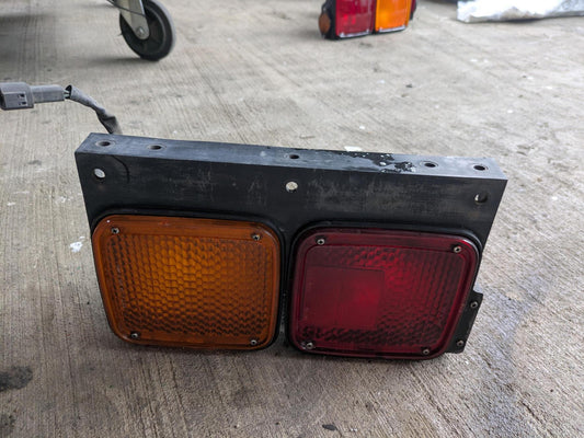 テールランプ　【KOITO】【右】IKI-4159 （中古）