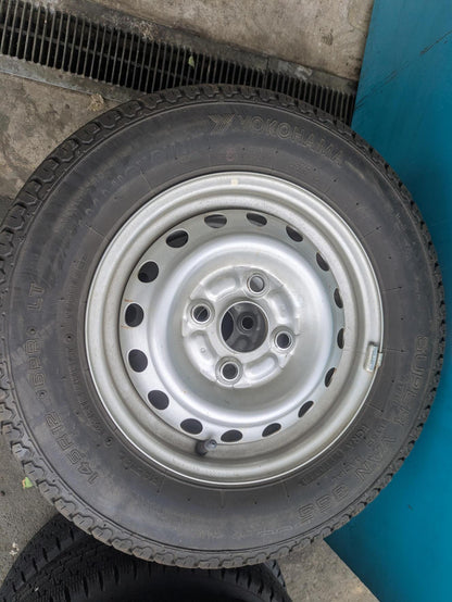 タイヤ　ノーマルタイヤ　3本　ヨコハマ　SUPER VAN 355　145R12/6PR LT（中古）