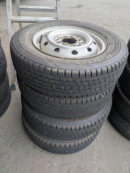 タイヤ　スタッドレスタイヤ　 4本　BRIDGESTONE【ブリヂストン】　 W300 145R12/LT（中古）