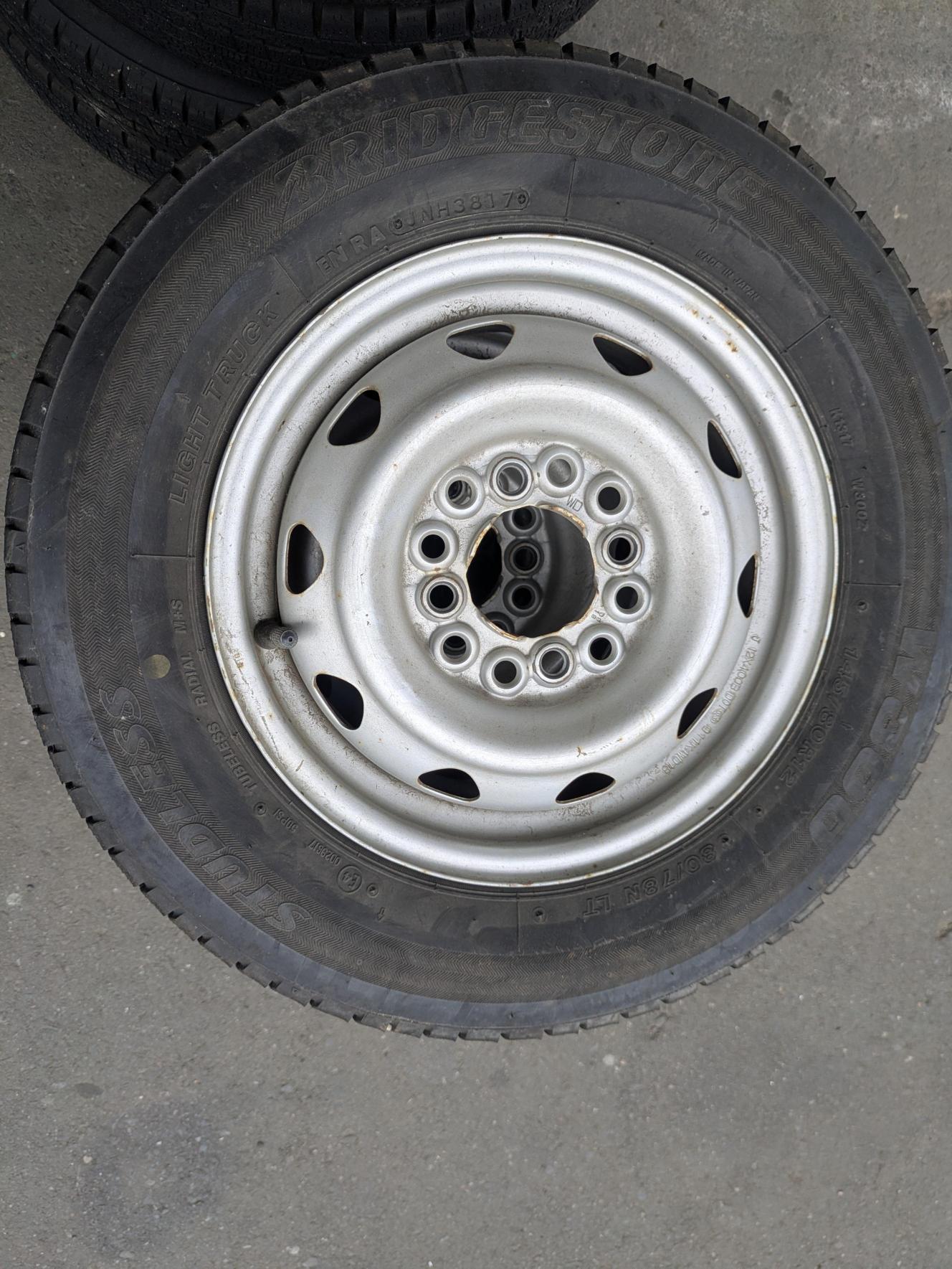 タイヤ　スタッドレスタイヤ　 4本　BRIDGESTONE【ブリヂストン】　 W300 145/80R12 （中古）