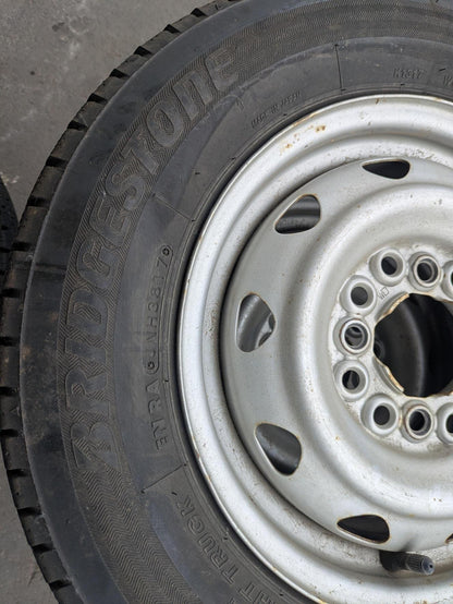 タイヤ　スタッドレスタイヤ　 4本　BRIDGESTONE【ブリヂストン】　 W300 145/80R12 （中古）