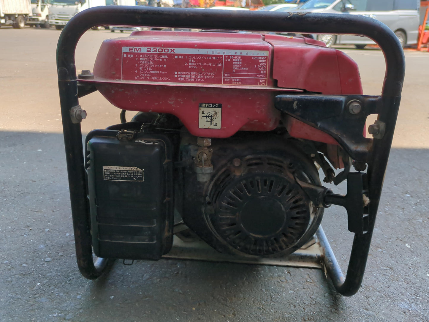 発電機　ホンダ【HONDA】　EM2300X 　ガソリン発電機　【動作確認済み】 (中古）