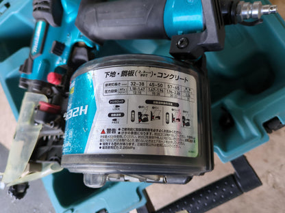ハンマドリル　makita（マキタ）AN632HM　65mm高圧エア釘打機ケース付セット（中古）