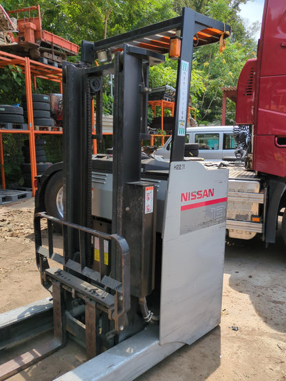 フォークリフト　リーチフォーク　日産　バッテリー式KU01F13最大揚高3m 最大荷重1250kg　不動（中古）