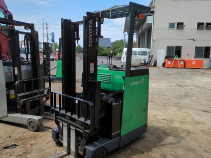 フォークリフト　リーチフォーク　トヨタ　7FBRK9　900kg 最大揚高3m 48V（鍵付き）　不動（中古）