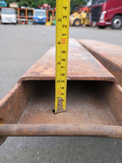 サヤ　フォークリフト用　【2本】全体長さ：約1400mm　幅：140mm（中古）