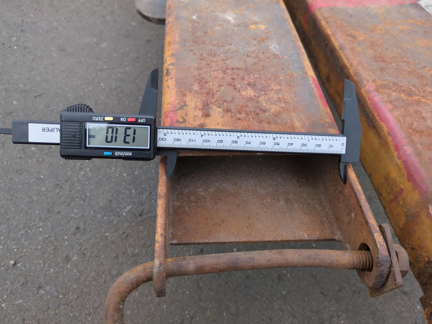 サヤ　フォークリフト用　【2本】全体長さ：約1400mm　幅：140mm（中古）