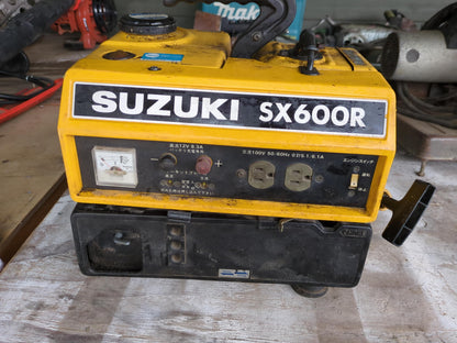 発電機　スズキ　SX600R 　ポータブル発電機　100V 12Vバッテリー充（中古）