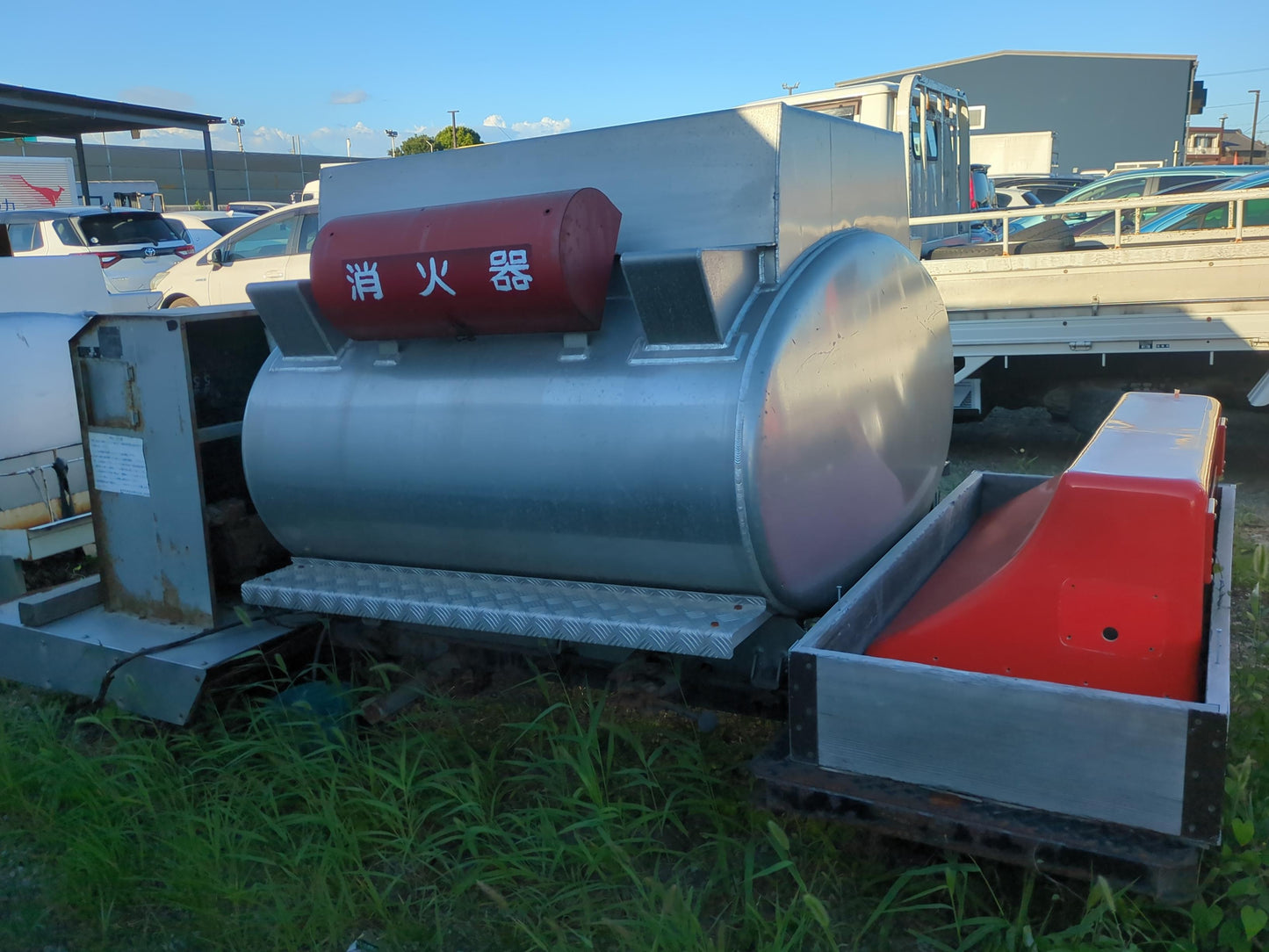 タンク　タツノ　灯油 990L　【LA10】（第4類 第2石油類）メーター付き　不動（中古）