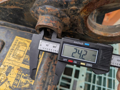 Excavator Scissor Grapple (Used)
Arm width: mm, Pin diameter: mm
