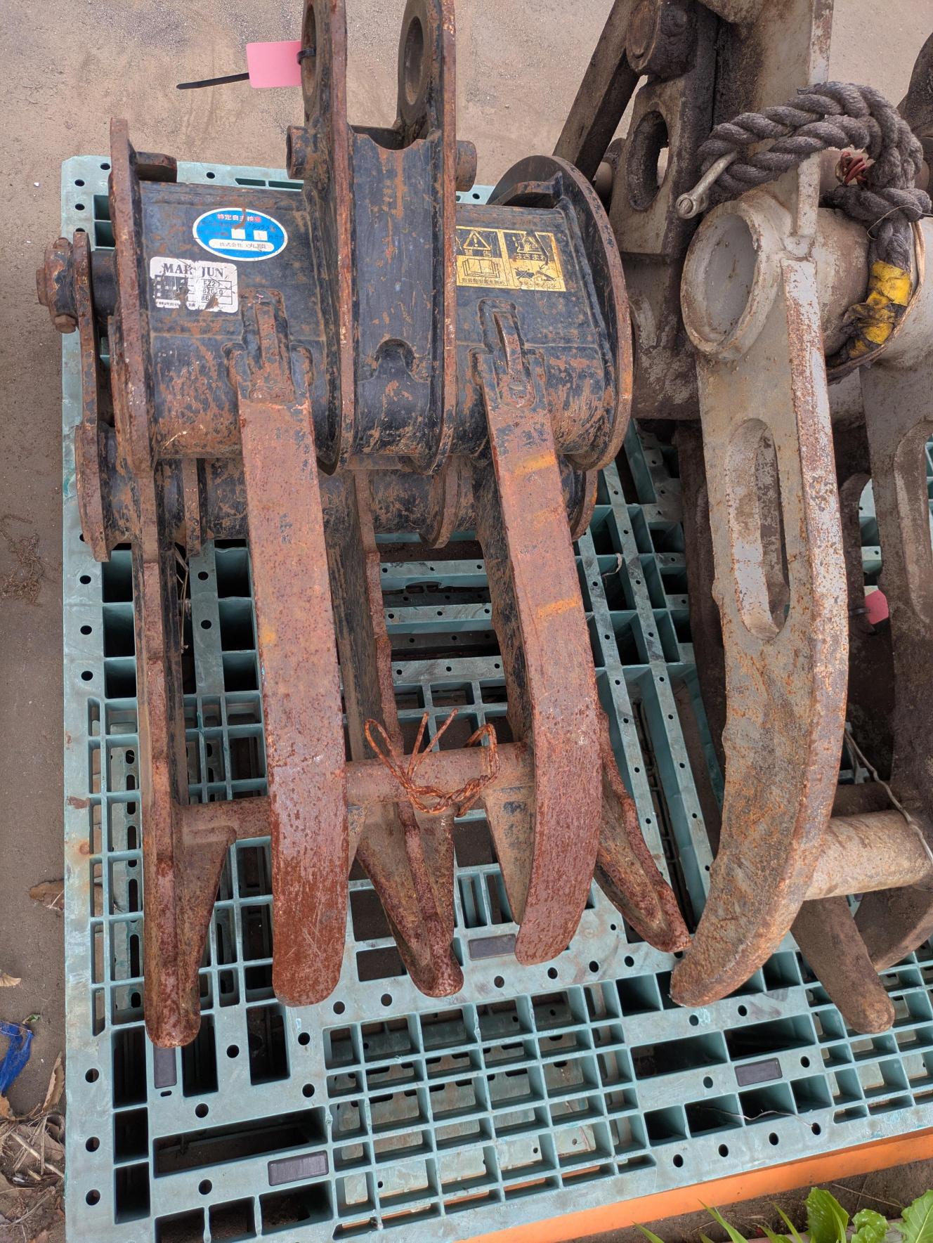 Excavator Scissor Grapple (Used)
Arm width: mm, Pin diameter: mm