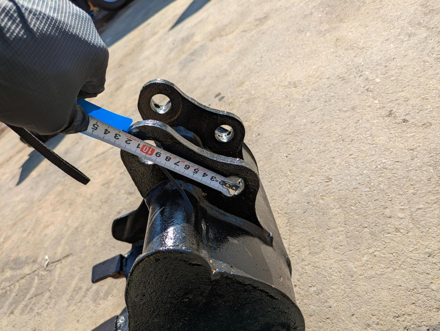 バケット　油圧ショベルバケツ　 アーム幅：100mm　ピン径：25mm （中古）