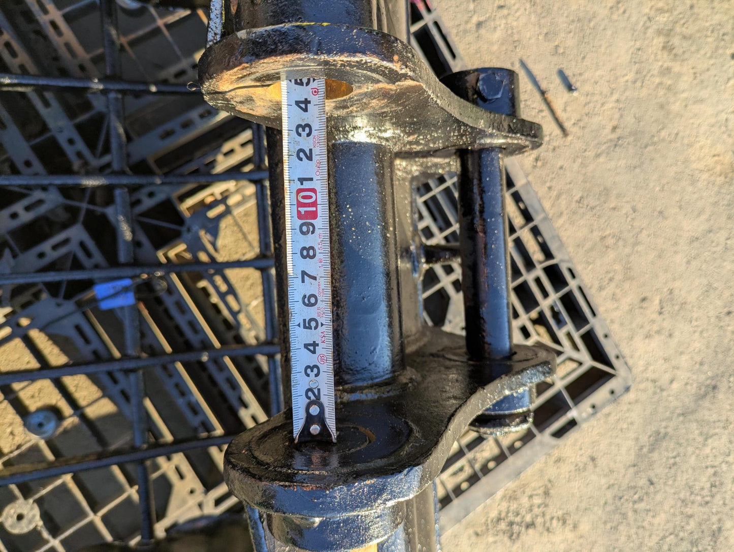 バケット　バケツ　スケルトンバケット　アーム幅：140mm　ピン径：35.8mm　コマツPC30で使用（中古）