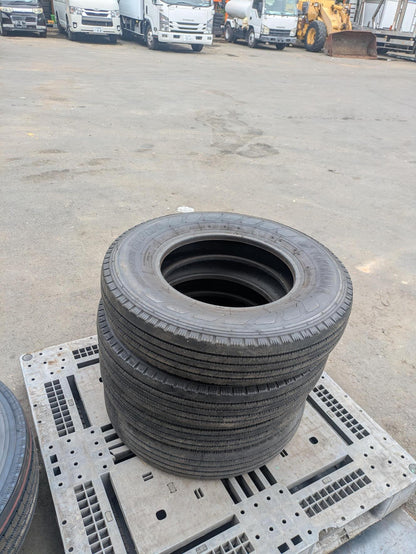 タイヤ　ノマールタイヤ　4本　ヨコハマ　PROFORCE RY01　6.50R16/10PR LT（中古）