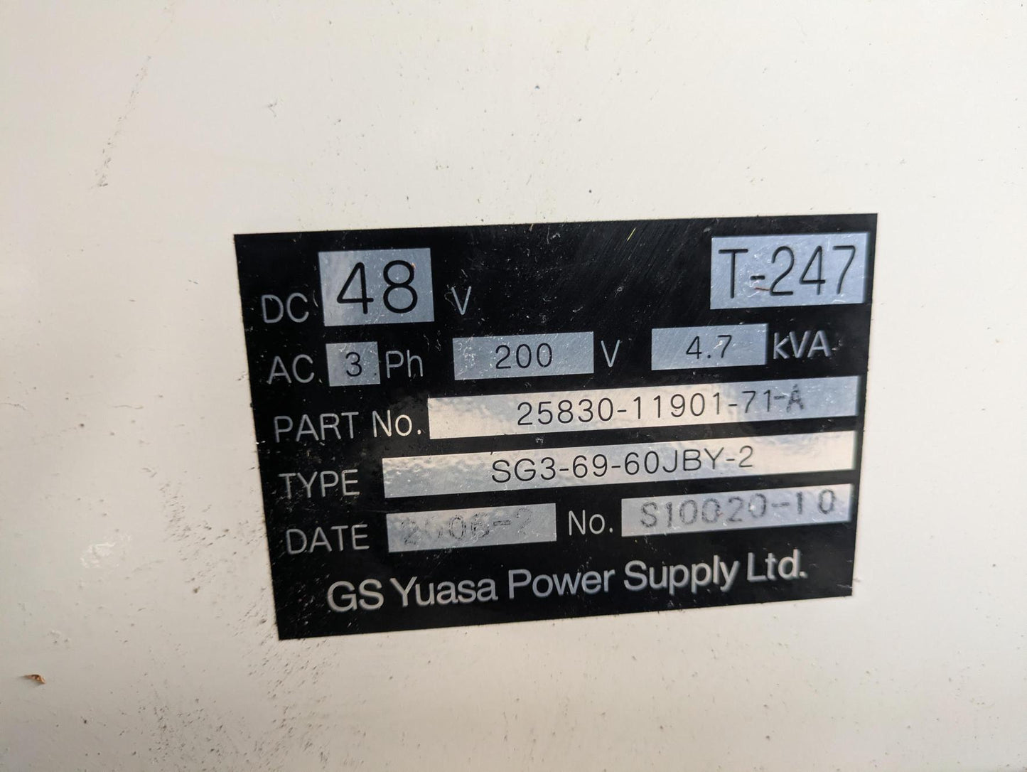 バッテリーフォークリフト充電器　GSユアサ　48V　3相 200V　T-247【動作未確認】（中古）