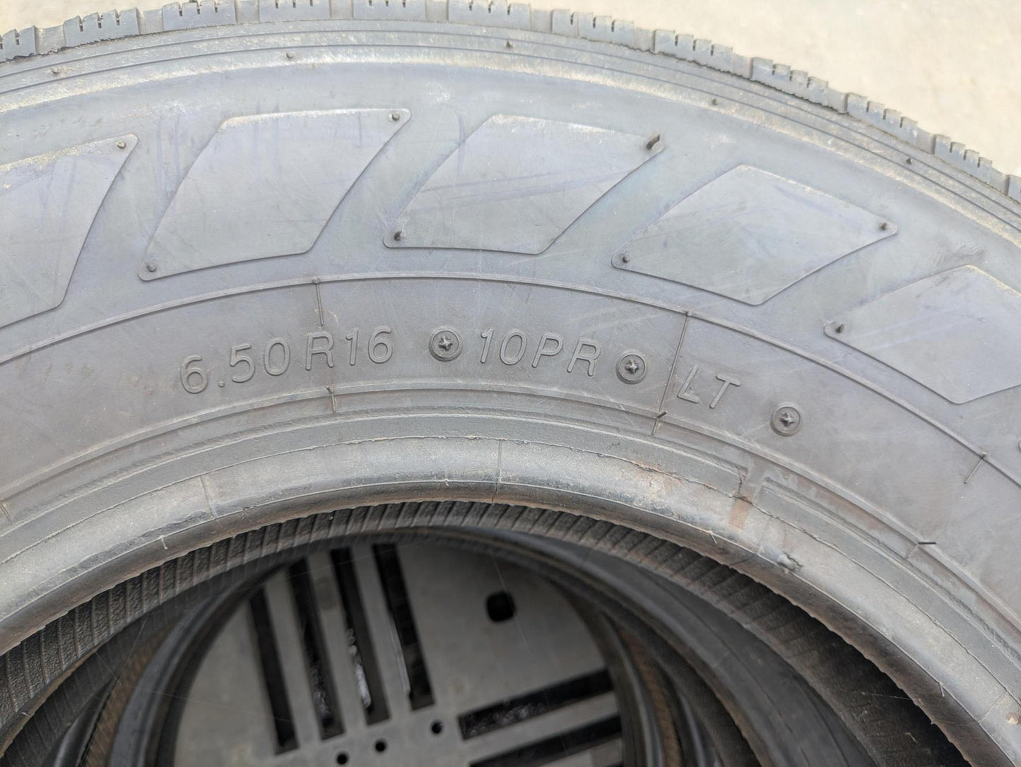 タイヤ　ノマールタイヤ　4本　ヨコハマ　PROFORCE RY01　6.50R16/10PR LT（中古）