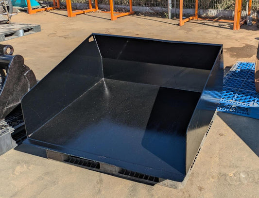 バケット　フォークリフト用　トヨタ　7FBE15で使用　ピン径：20mm　差込口の高さ：55mm　（中古）