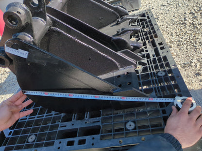 バケット　ユンボPC01-1で使用　アーム幅：120mm　ピン径：30mm　幅：27cm（中古）