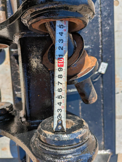 バケット　油圧ショベル　コマツ　PC30UU-5　3トン　ブッシュ付き　アーム幅：140mm、ピン径：35mm（中古）