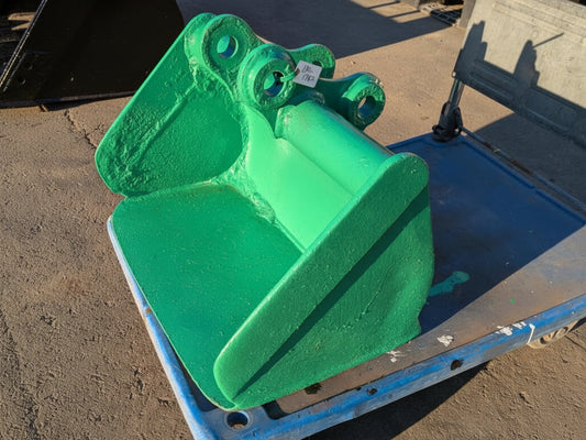 バケット　油圧ショベルバケツ アーム幅：120mm　ピン径：35.4mm（中古）