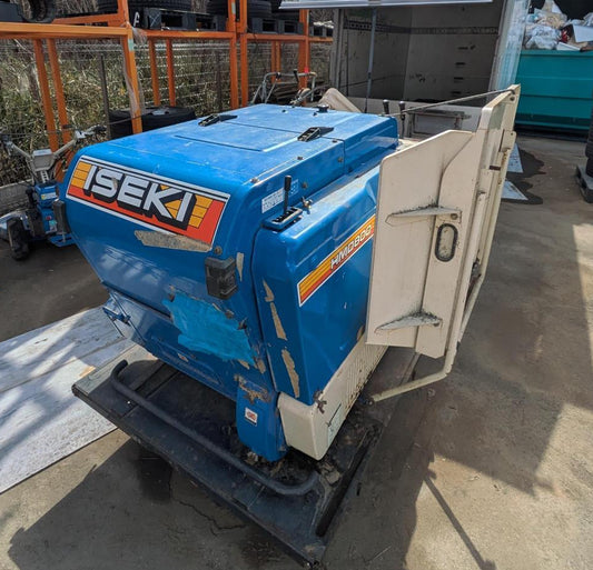 ハーベスター　イセキ 　HMD800　ディーゼル　自走式脱穀機（中古）