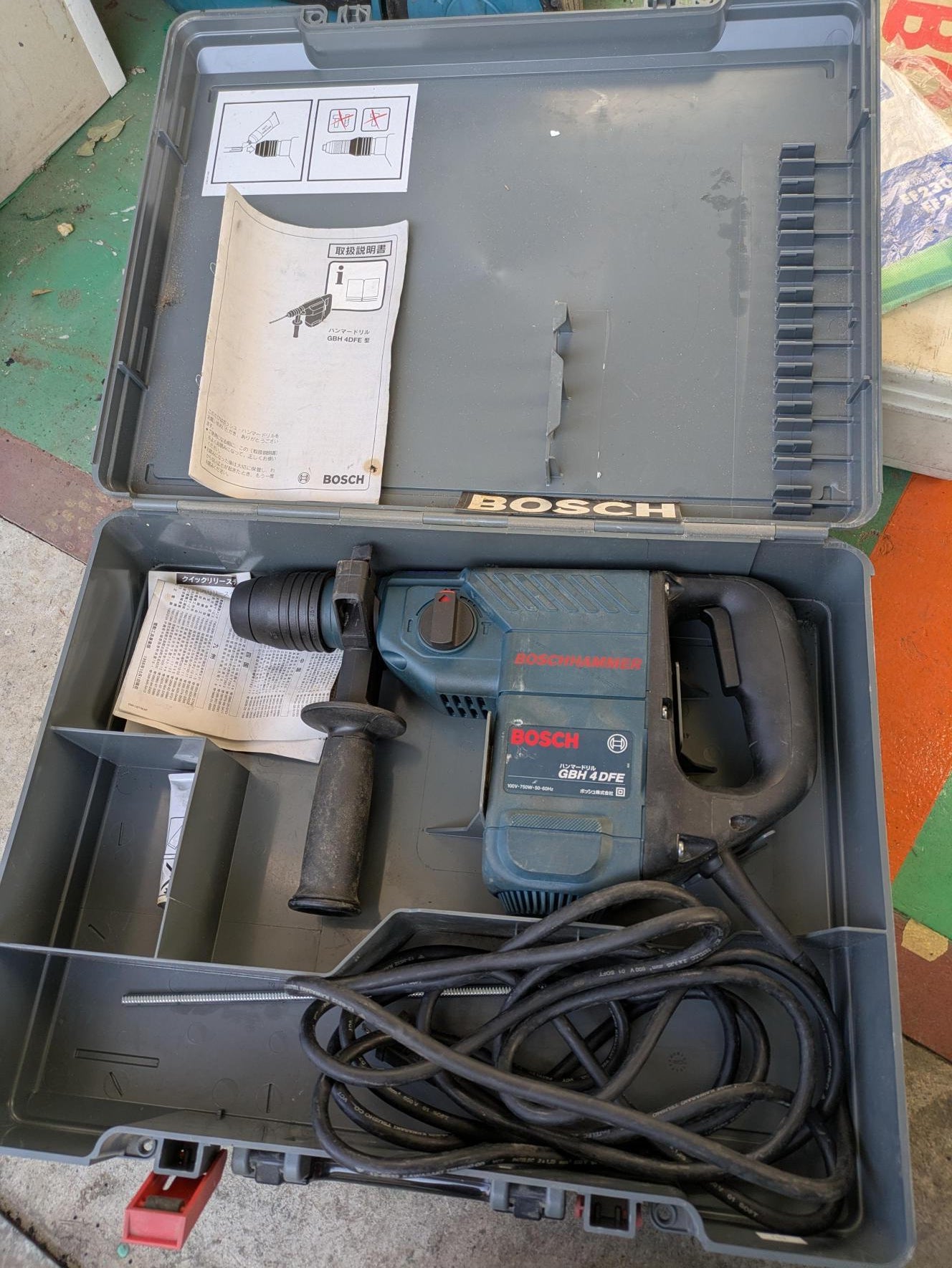 ハンマードリル　ボッシュ　GBH 4DFE　100V/750W 30mm最大穴あけ【動作確認済】（中古）