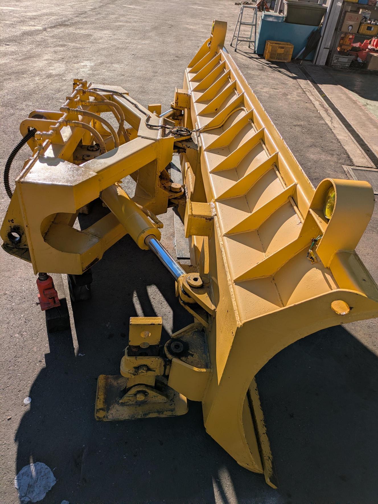 コマツ WA100 -3E 用 油圧スノープラウ 除雪ブレード【油圧作動OK】【茨城県坂東市】（中古）