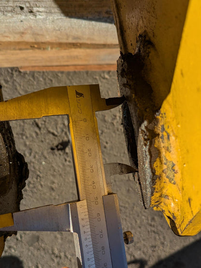 コマツ WA100 -3E 用 油圧スノープラウ 除雪ブレード【油圧作動OK】【茨城県坂東市】（中古）