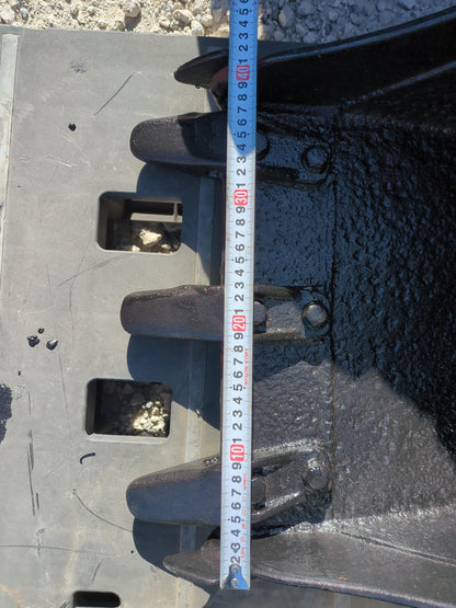 バケット　油圧ショベル　アーム幅：100mm　ピン径：25mm（中古）