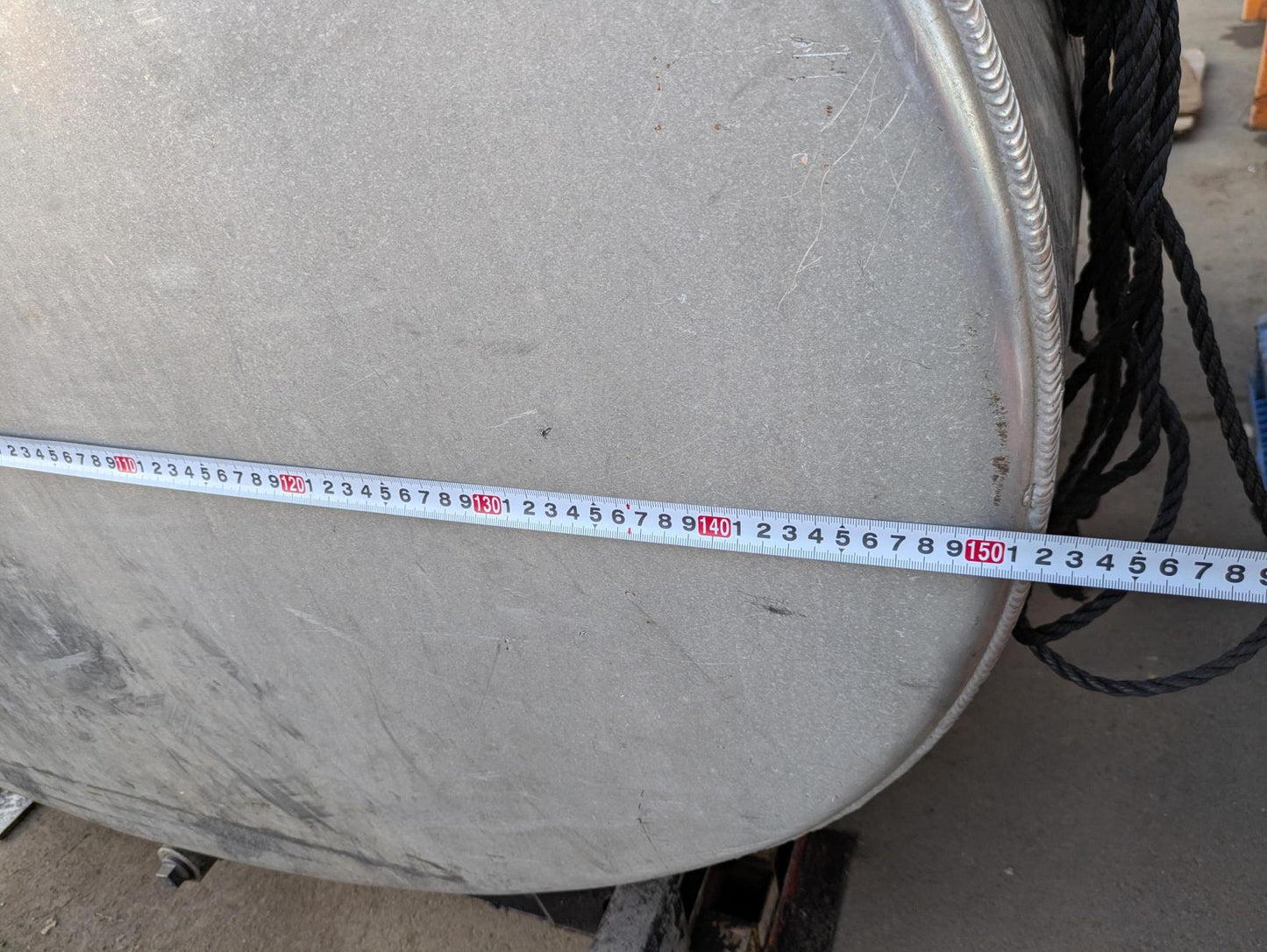 タンク　軽油/灯油タンク　タンクとホースのみ　ポンプ無し　容量約　2000L （中古）