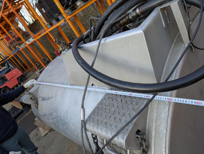 タンク　軽油/灯油タンク　タンクとホースのみ　ポンプ無し　容量約　2000L （中古）