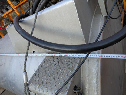 タンク　軽油/灯油タンク　タンクとホースのみ　ポンプ無し　容量約　2000L （中古）