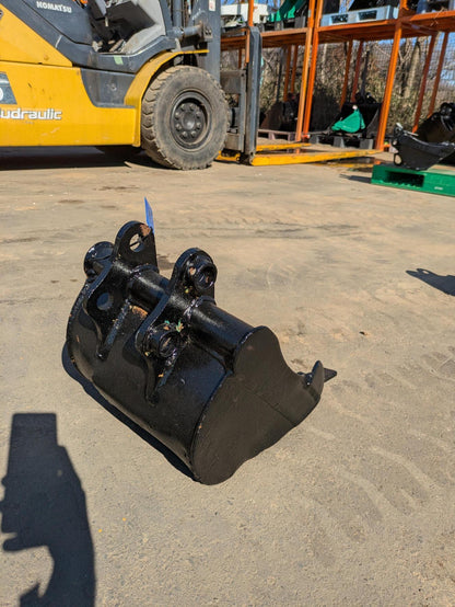 バケット　油圧ショベルバケツ　 アーム幅：100mm　ピン径：25mm （中古）