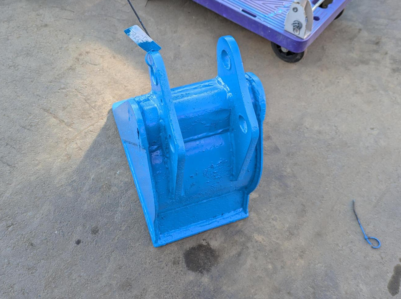 バケット　油圧ショベル　コマツ　アーム幅：90mm　ピン径：31.0mm　PC03-2Fから取り外し　（中古）