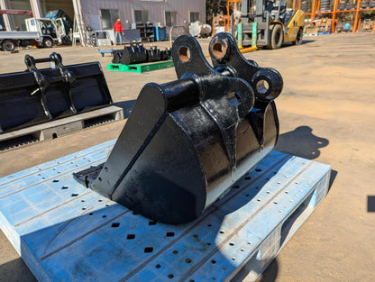 バケット　油圧ショベルバケット バケツ　アーム幅：140mm 　ピン径: 40mm （中古）