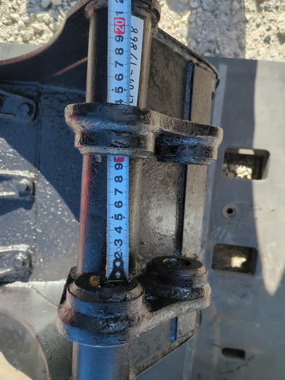 バケット　油圧ショベル　アーム幅：100mm　ピン径：25mm（中古）