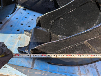 バケット　油圧ショベルバケツ　アーム幅：105mm　ピン径：29.5mm（中古）