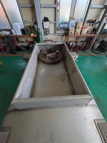 タンク　タンクローリー　2000L ポンプノズル付き　消火器付き【動作確認済】（中古）