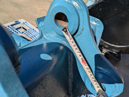 バケット　油圧ショベルバケット　アーム幅：140mm　ピン径：40mm （中古）